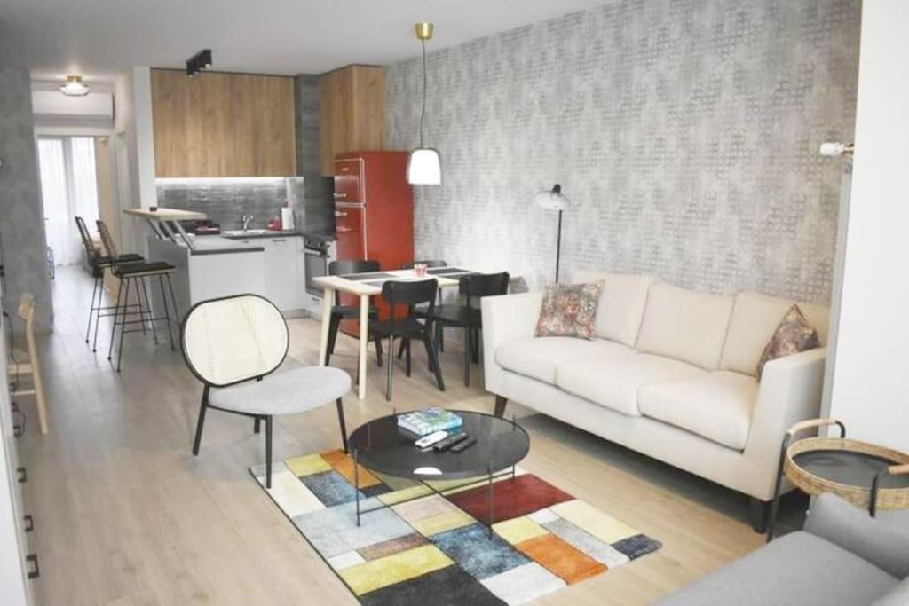 סופיה Tokiyo: A Lovely City Center 2 Bedrooms Apartment With Private Parking מראה חיצוני תמונה